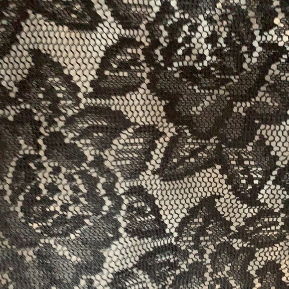 Tobi black laced crop top - Picture 5 of 5